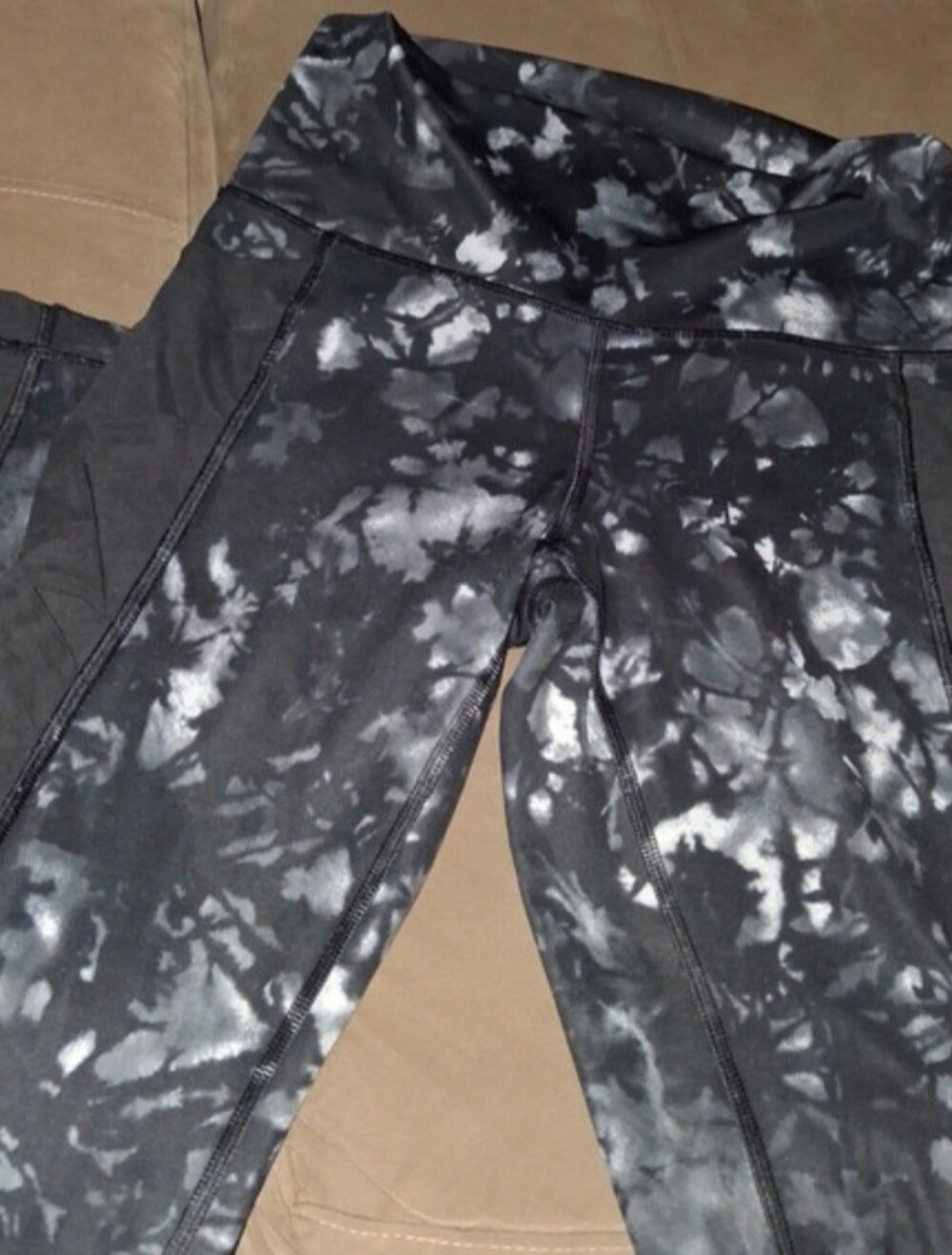lululemon athletica Black Tie-Dye Leggings Sheer Side Panels Size 4